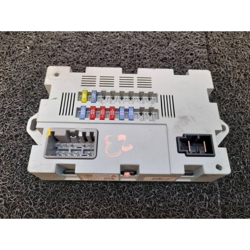 Recambio de caja reles / fusibles para jaguar xe prestige referencia OEM IAM CPLA14Q073AA 73707520 1611010283