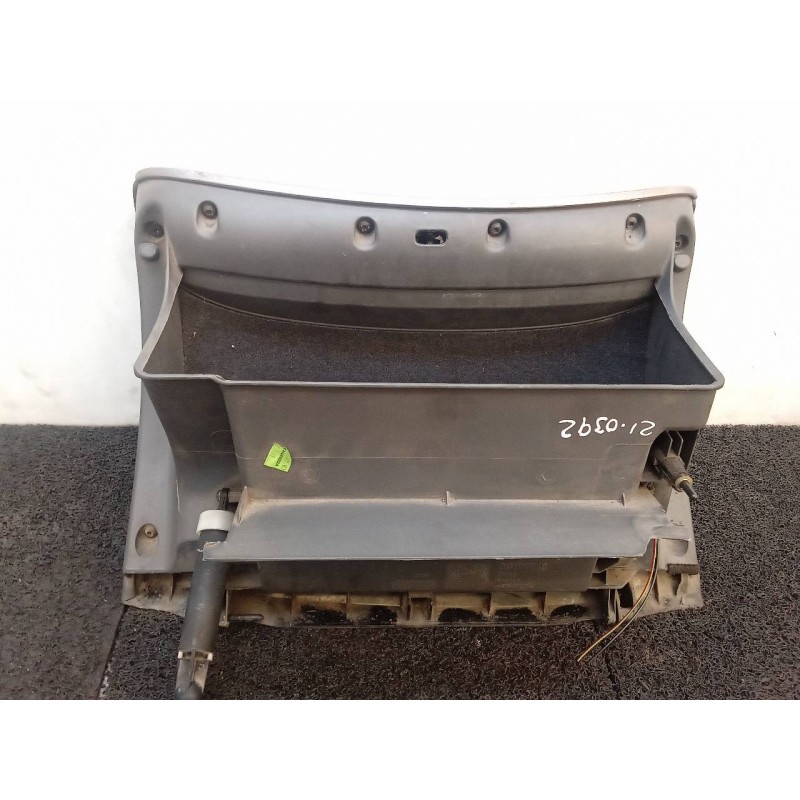 Recambio de guantera para volvo s60 berlina d5 referencia OEM IAM 2