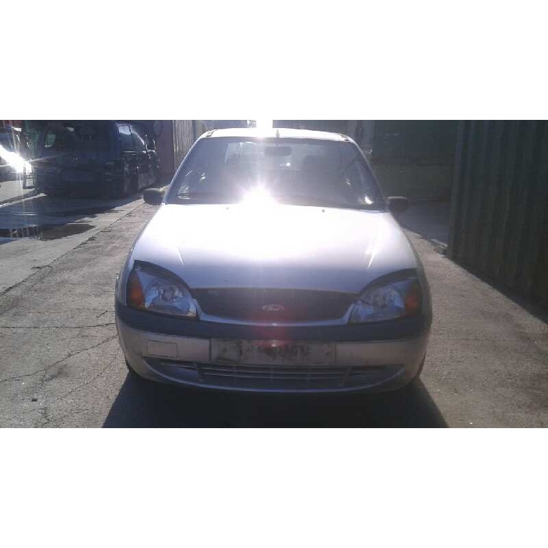 ford fiesta berlina (dx) del año 2000