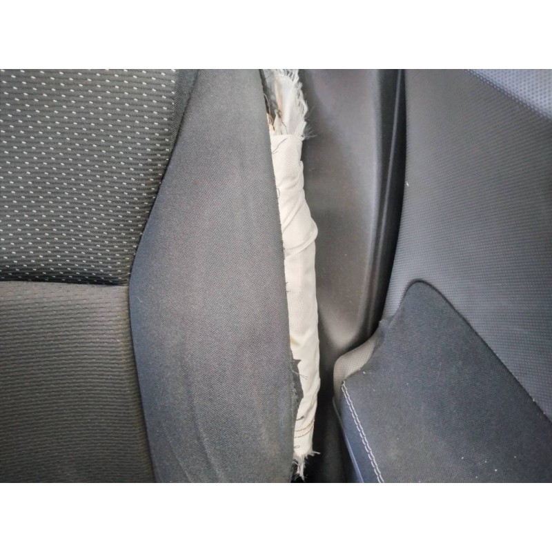 Recambio de asiento delantero izquierdo para toyota auris active referencia OEM IAM - Blanco 3