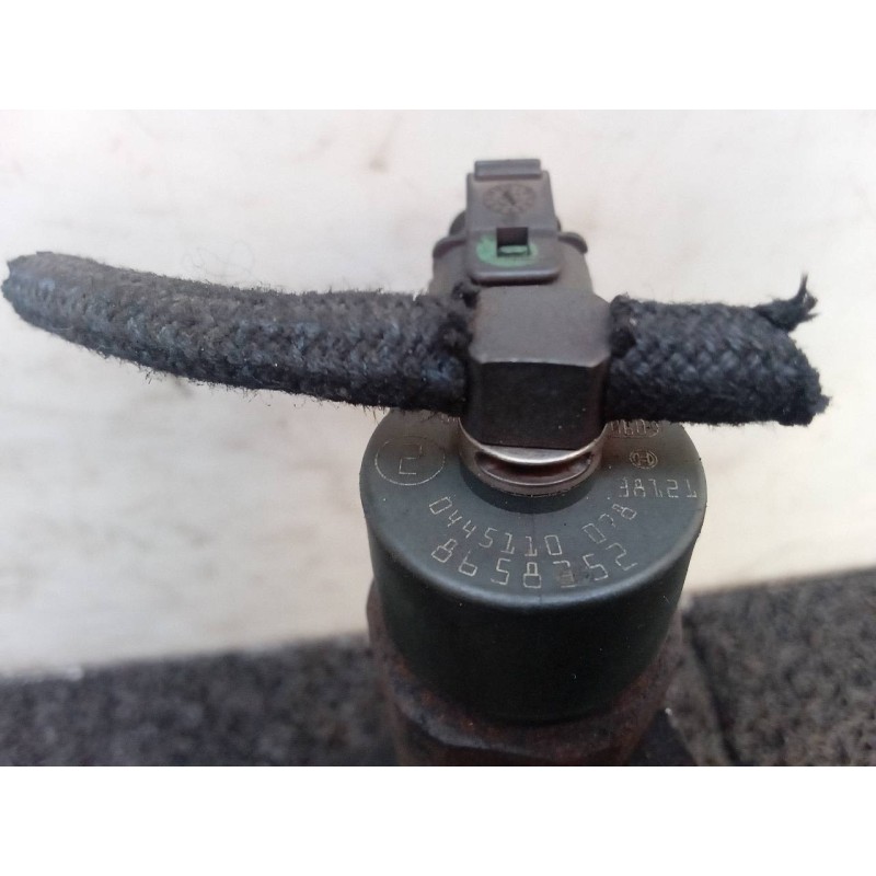 Recambio de inyector para volvo s60 berlina d5 referencia OEM IAM 0445110078 4