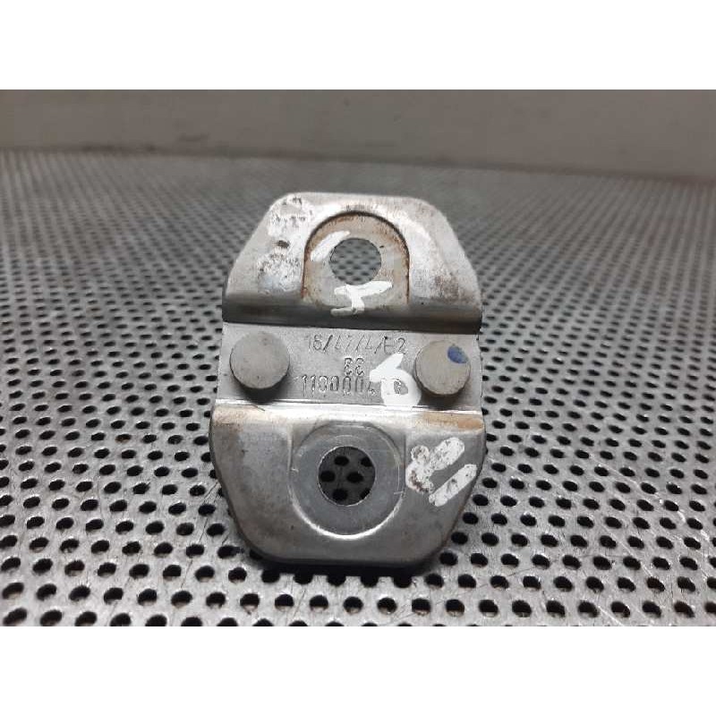 Recambio de resbalon para mercedes-benz clase gla (w156) gla 180 (156.942) referencia OEM IAM 11000049B - Blanco 2
