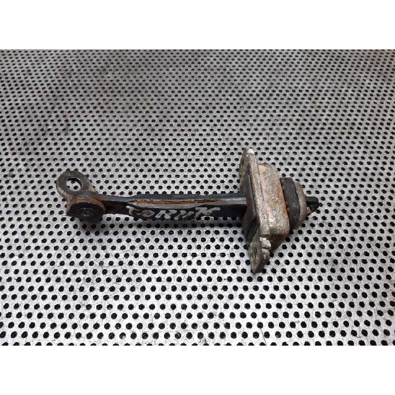 Recambio de retenedor puerta trasera derecha para daewoo kalos 1.2 se referencia OEM IAM   