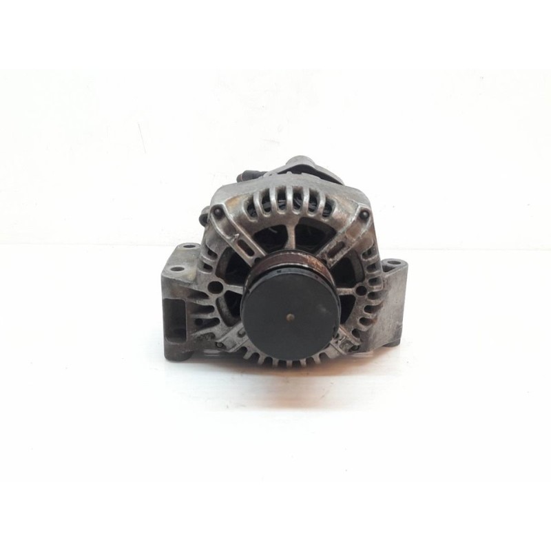 Recambio de alternador para fiat linea (110) dynamic referencia OEM IAM 100715  VALEO - Blanco 4