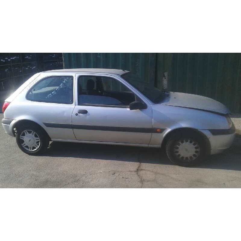 ford fiesta berlina (dx) del año 2000