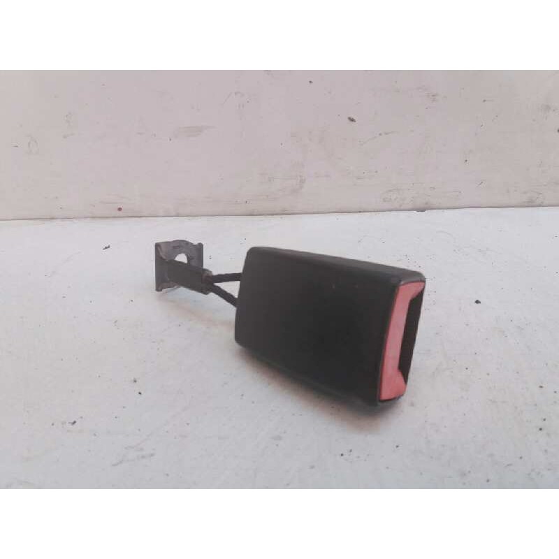 Recambio de enganche cinturon trasero izquierdo para opel astra gtc 1.7 16v cdti referencia OEM IAM 2