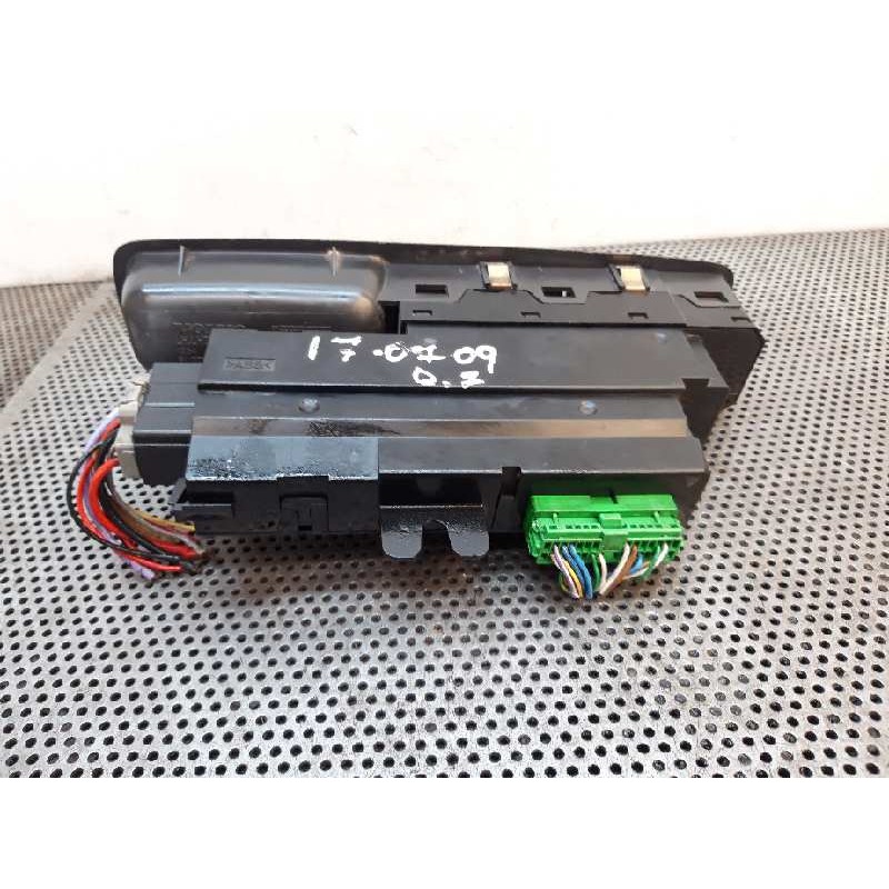 Recambio de mando elevalunas delantero izquierdo para volvo s80 berlina 2.5 d referencia OEM IAM 9467626 - Gris 3