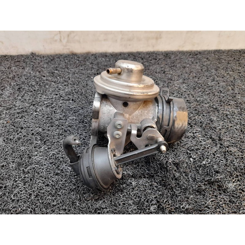 Recambio de valvula egr para volkswagen polo (9n1) highline referencia OEM IAM 045131501C 038129637B 