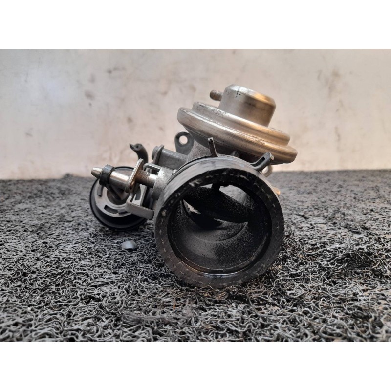 Recambio de valvula egr para volkswagen polo (9n1) highline referencia OEM IAM 045131501C 038129637B - Negro 4