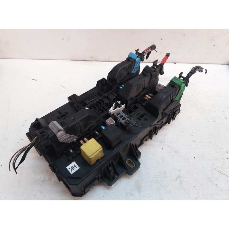 Recambio de caja reles / fusibles para opel astra gtc 1.7 16v cdti referencia OEM IAM 5DK00866932 13206762 3