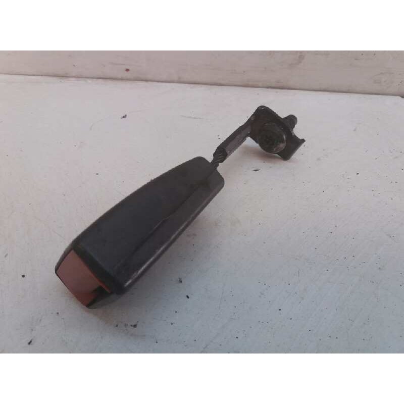 Recambio de enganche cinturon trasero derecho para opel astra gtc 1.7 16v cdti referencia OEM IAM   