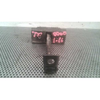 RETENEDOR PUERTA TRASERA DERECHA 3330969 