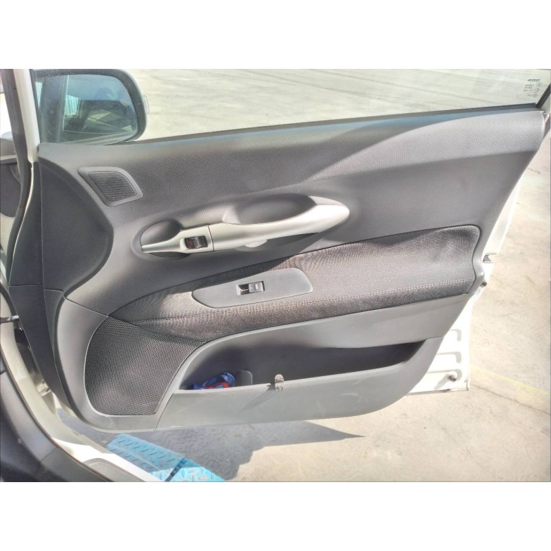 Recambio de guarnecido puerta delantera derecha para toyota auris active referencia OEM IAM   