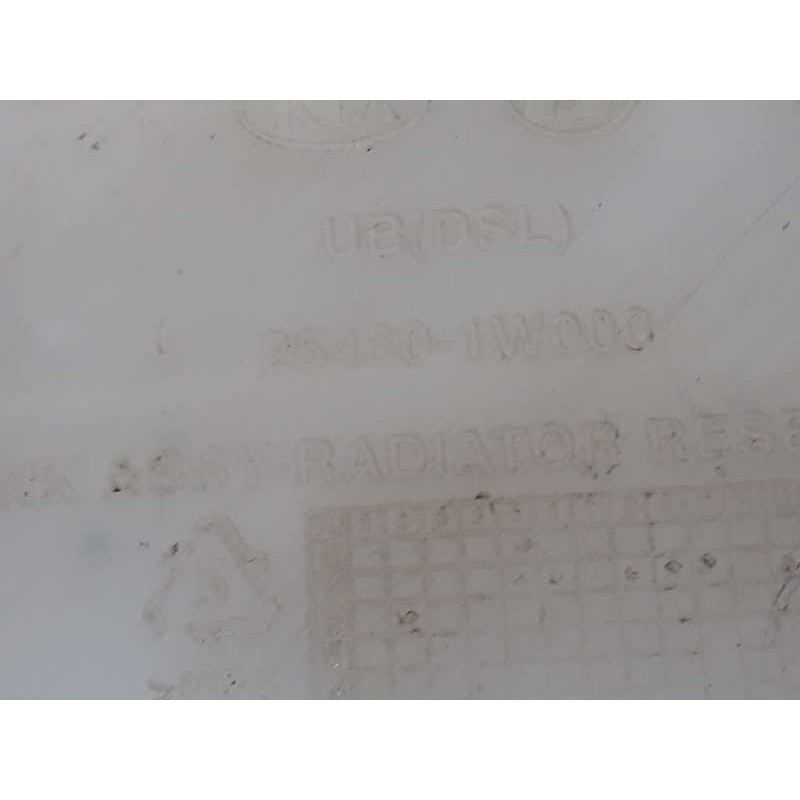 Recambio de deposito expansion para kia rio concept referencia OEM IAM 254301W000 - Blanco 7