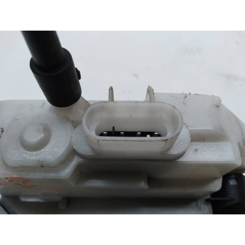 Recambio de cerradura puerta delantera izquierda para renault twingo acces referencia OEM IAM 3