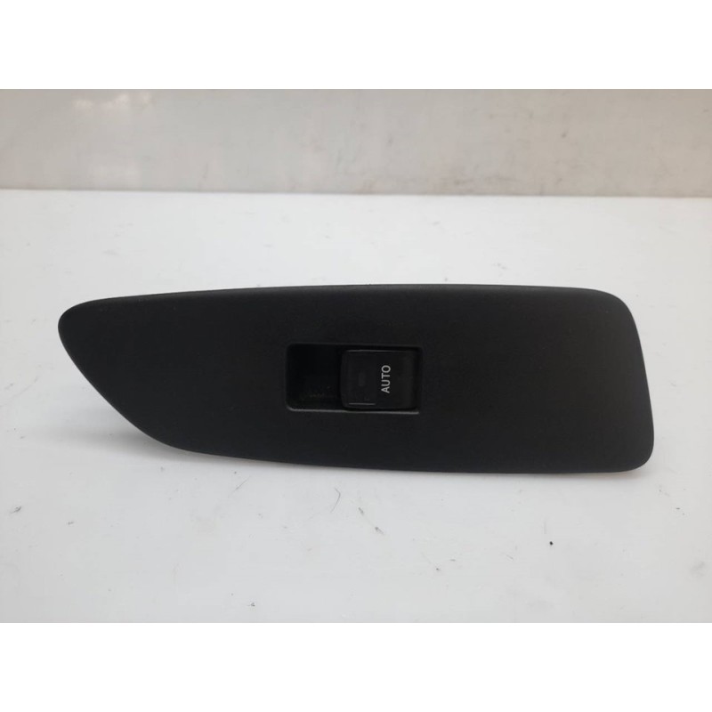 Recambio de mando elevalunas delantero derecho para toyota auris active referencia OEM IAM 192801  