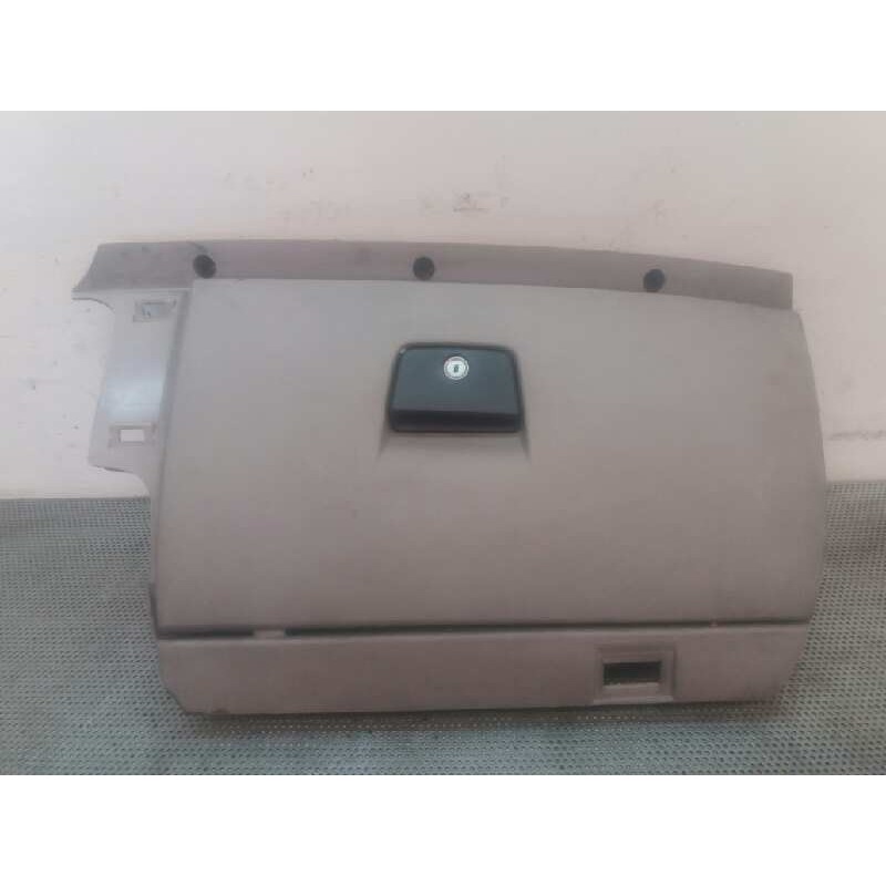Recambio de guantera para volvo v50 familiar 2.0 d momentum referencia OEM IAM   FAURECIA