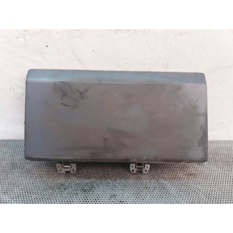 Recambio de guantera para nissan trade 2.8d referencia OEM IAM   