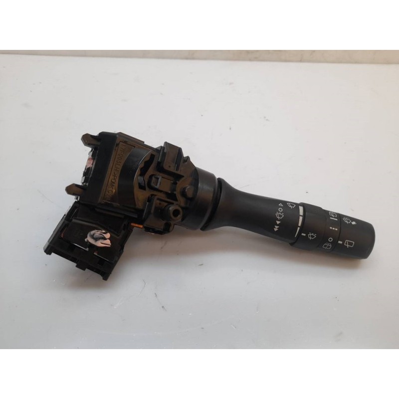 Recambio de mando limpia para toyota auris active referencia OEM IAM 17F144  