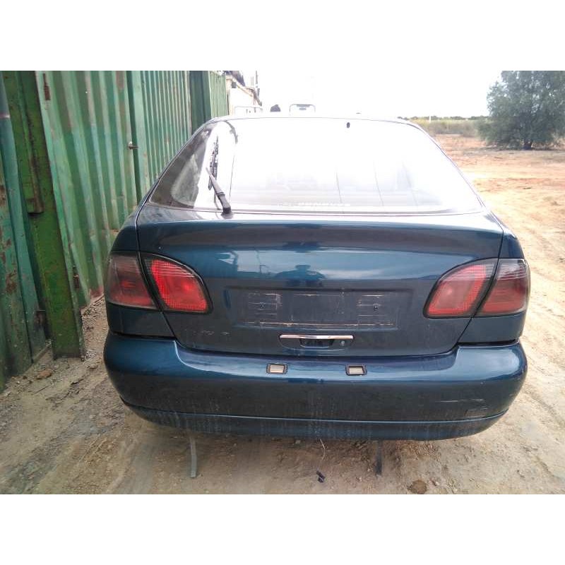 nissan primera berlina (p11) del año 2001