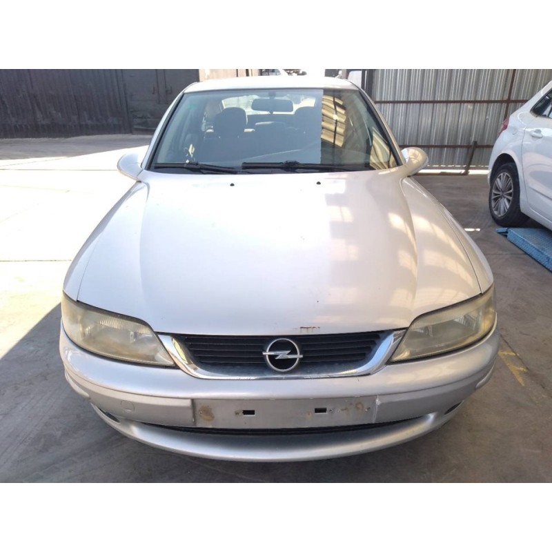 opel vectra b berlina del año 1999