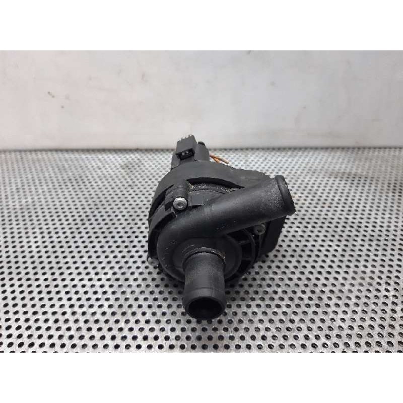 Recambio de bomba recirculacion agua - calefaccion para mercedes-benz clase gla (w156) gla 180 (156.942) referencia OEM IAM A211