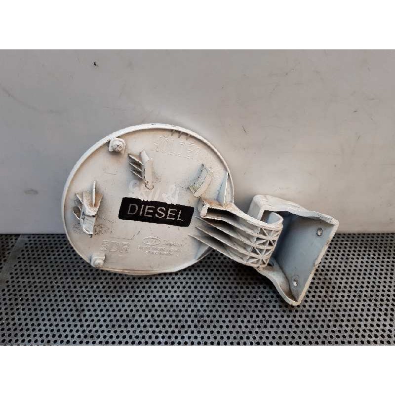 Recambio de tapa exterior combustible para kia rio concept referencia OEM IAM - Blanco 2