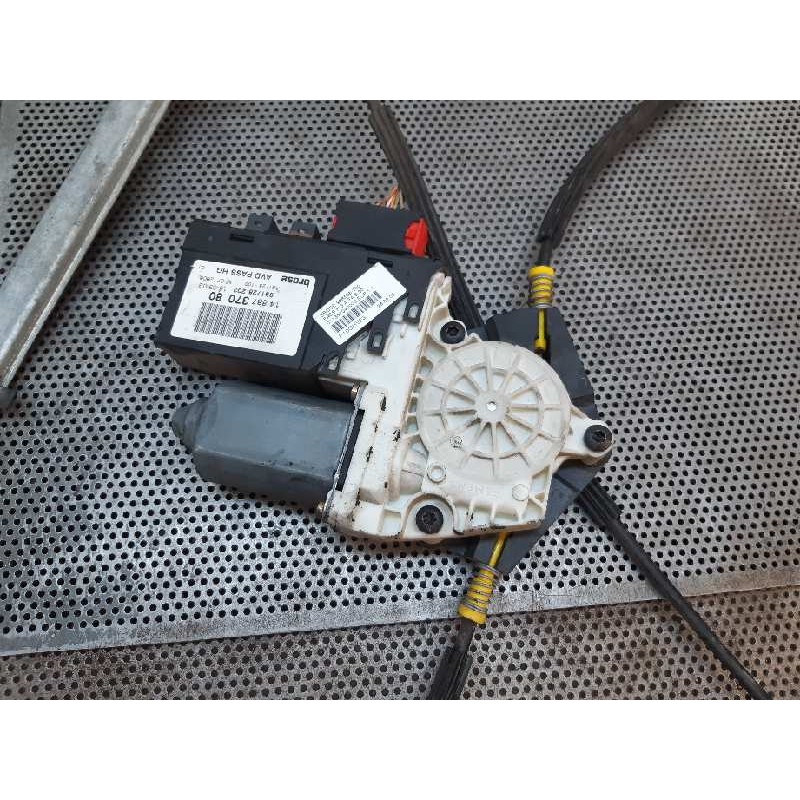 Recambio de elevalunas delantero derecho para citroën c8 2.0 hdi sx referencia OEM IAM - Negro 3