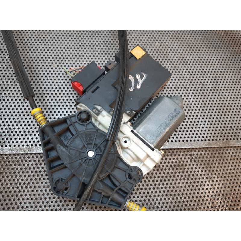 Recambio de elevalunas delantero derecho para citroën c8 2.0 hdi sx referencia OEM IAM - Negro 5