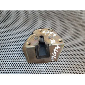 CERRADURA PUERTA LATERAL IZQUIERDA 