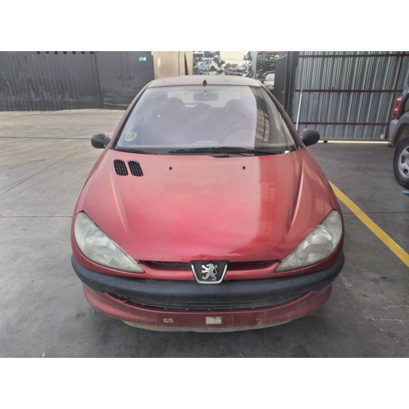 peugeot 206 berlina del año 2001