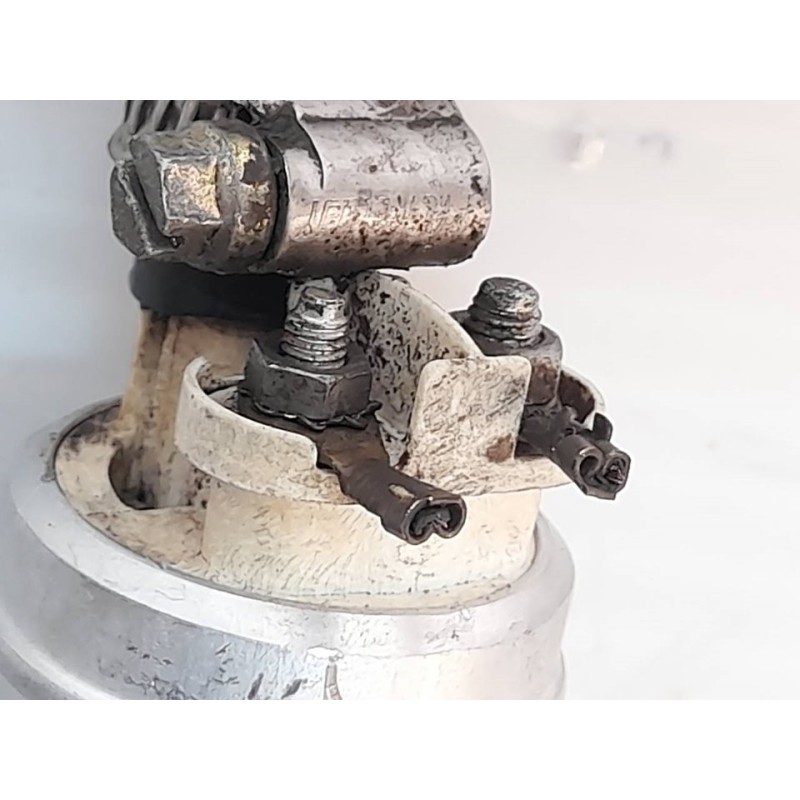 Recambio de bomba combustible para nissan trade 2.8d referencia OEM IAM FS70092A2 - Blanco 2