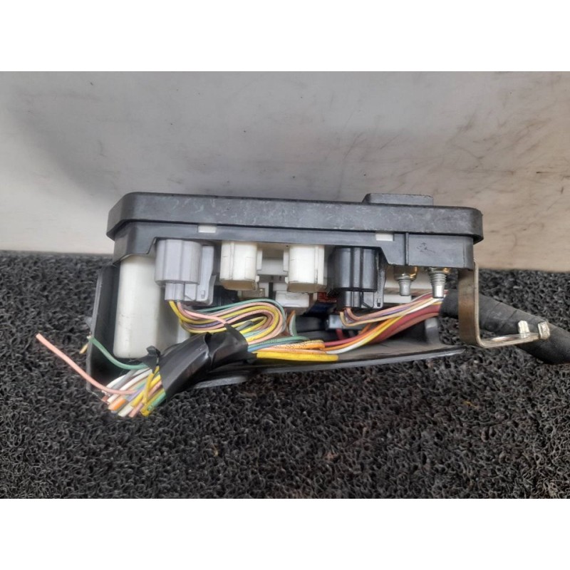 Recambio de caja reles / fusibles para renault scenic ii grand confort dynamique referencia OEM IAM 8200481866 3