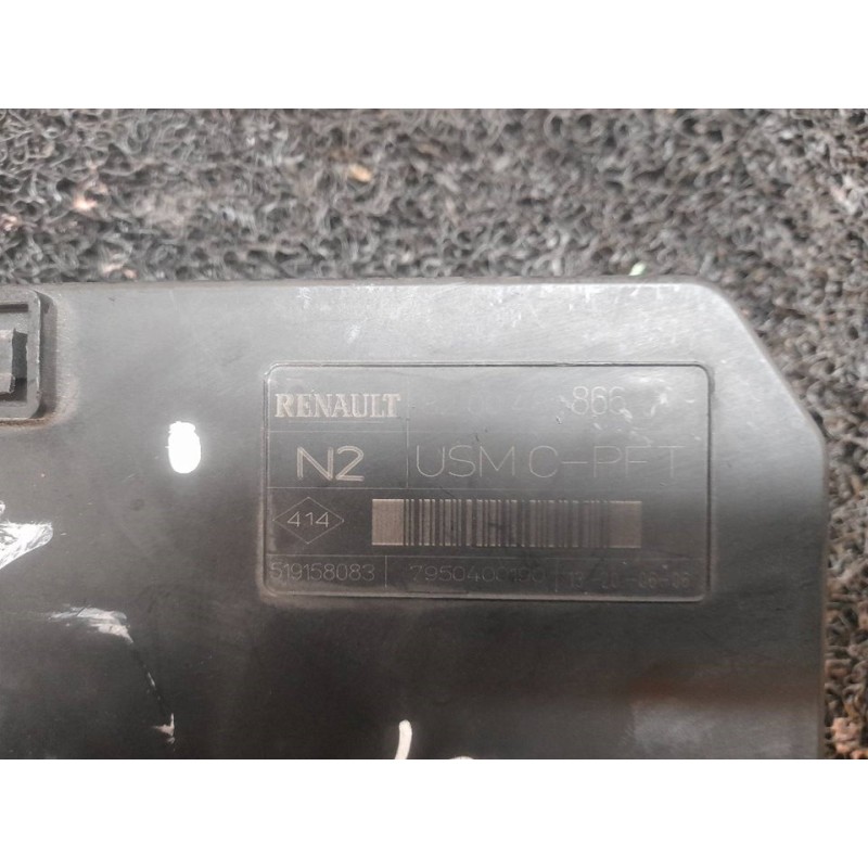 Recambio de caja reles / fusibles para renault scenic ii grand confort dynamique referencia OEM IAM 8200481866 4