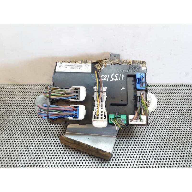 Recambio de caja reles / fusibles para ford fiesta (cb1) 1.4 tdci cat referencia OEM IAM 8V5115K600EJ 030380812101 