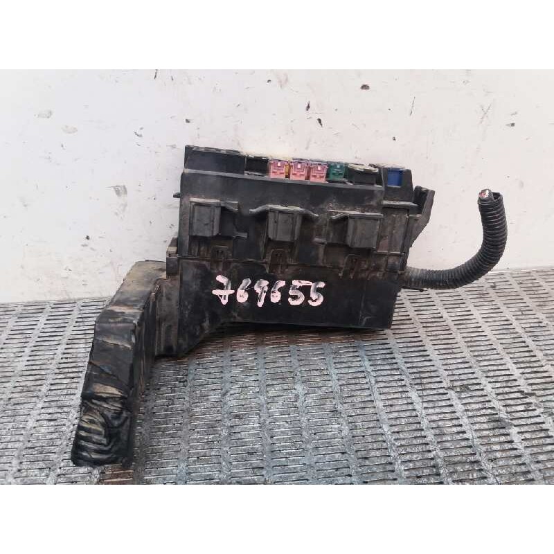 Recambio de caja reles / fusibles para nissan x-trail (t30) comfort referencia OEM IAM  24381AU000 - Gris 4