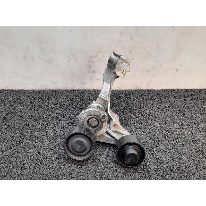 Recambio de soporte alternador para dacia duster ambiance 4x4 referencia OEM IAM 117108063R  