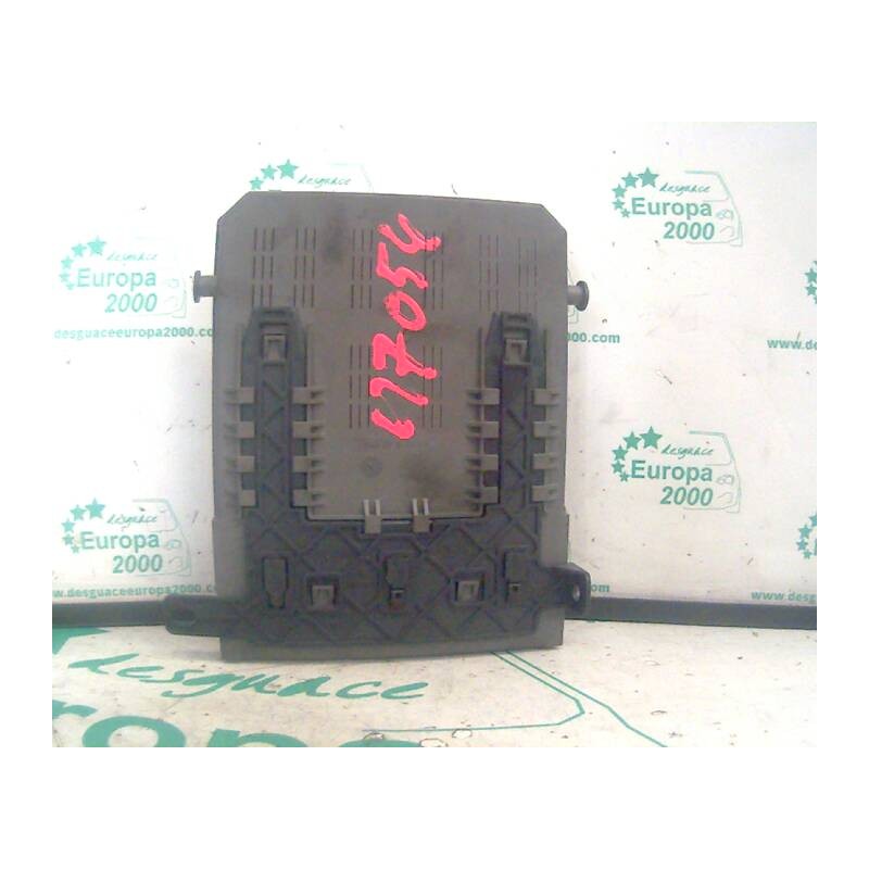 Recambio de caja reles / fusibles para citroën c5 berlina 2.0 hdi referencia OEM IAM 9647448280 - Gris 2