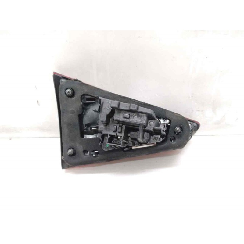 Recambio de piloto trasero derecho interior para seat arona xcellence edition referencia OEM IAM 6F9945094D - Blanco 2