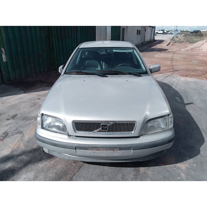 volvo s40 berlina del año 1997