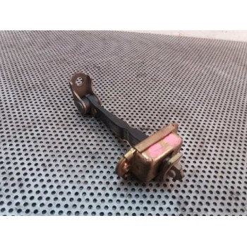 RETENEDOR PUERTA DELANTERA IZQUIERDA 