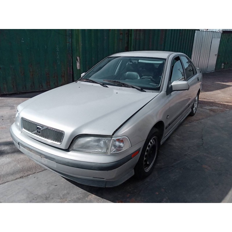 volvo s40 berlina del año 1997
