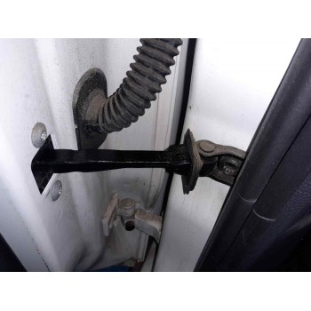 RETENEDOR PUERTA TRASERA IZQUIERDA 