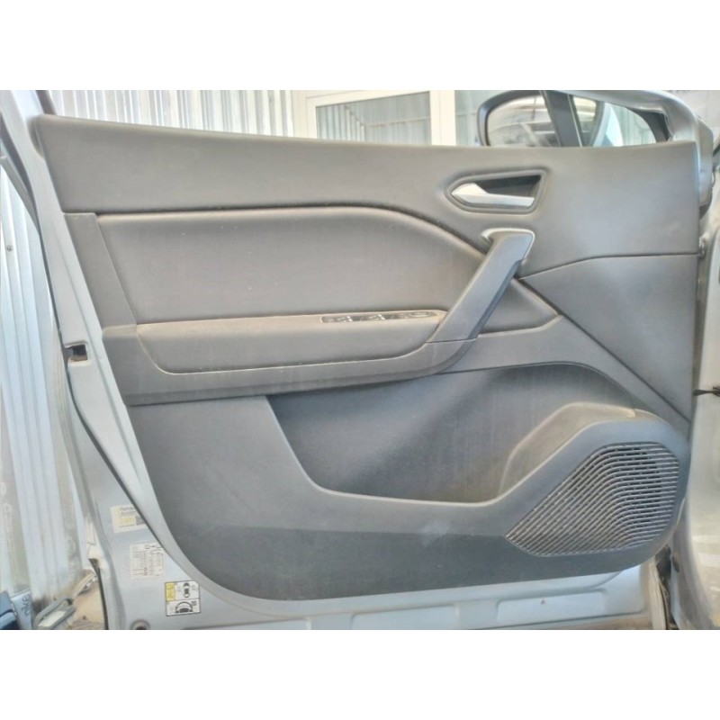 Recambio de guarnecido puerta delantera izquierda para renault captur ii e-tech engineered referencia OEM IAM   
