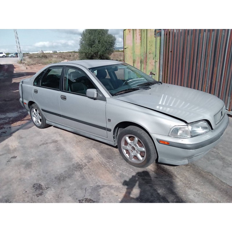 volvo s40 berlina del año 1997