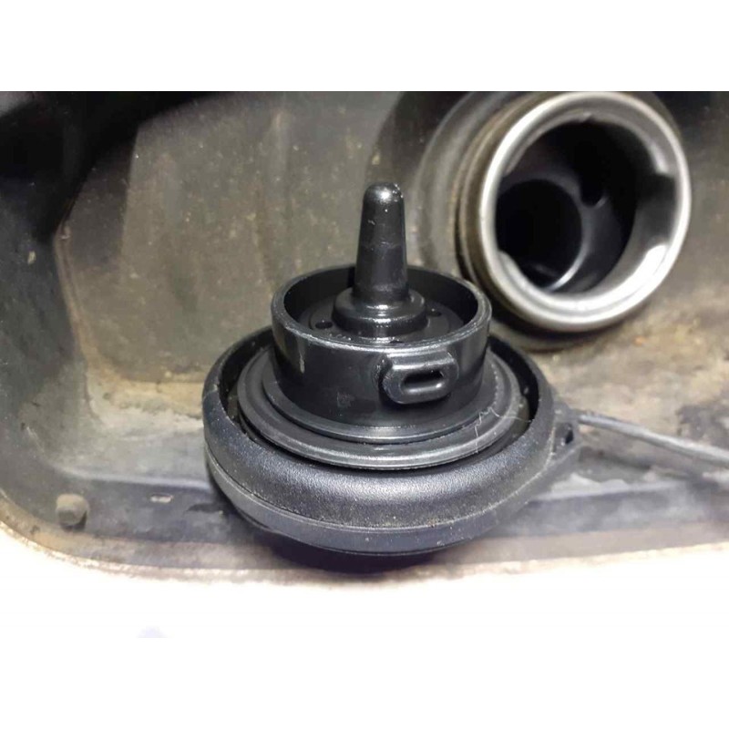 Recambio de tapon combustible para seat arona xcellence edition referencia OEM IAM - Blanco 2