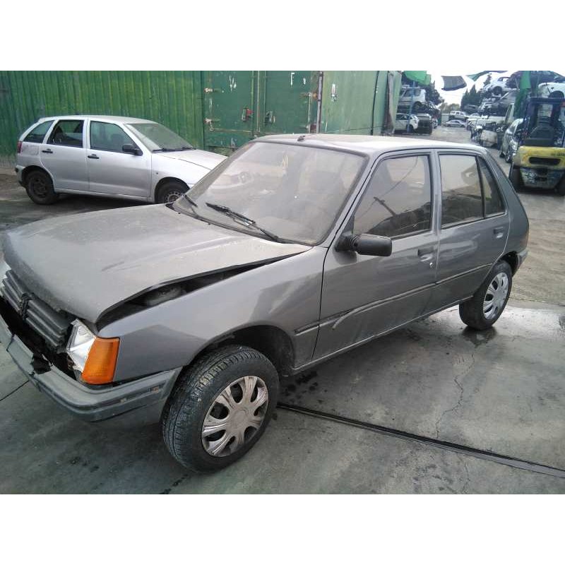 peugeot 205 berlina del año 1988