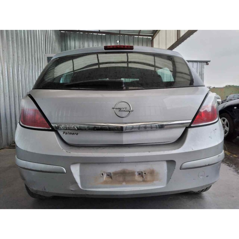 opel astra h berlina del año 2005