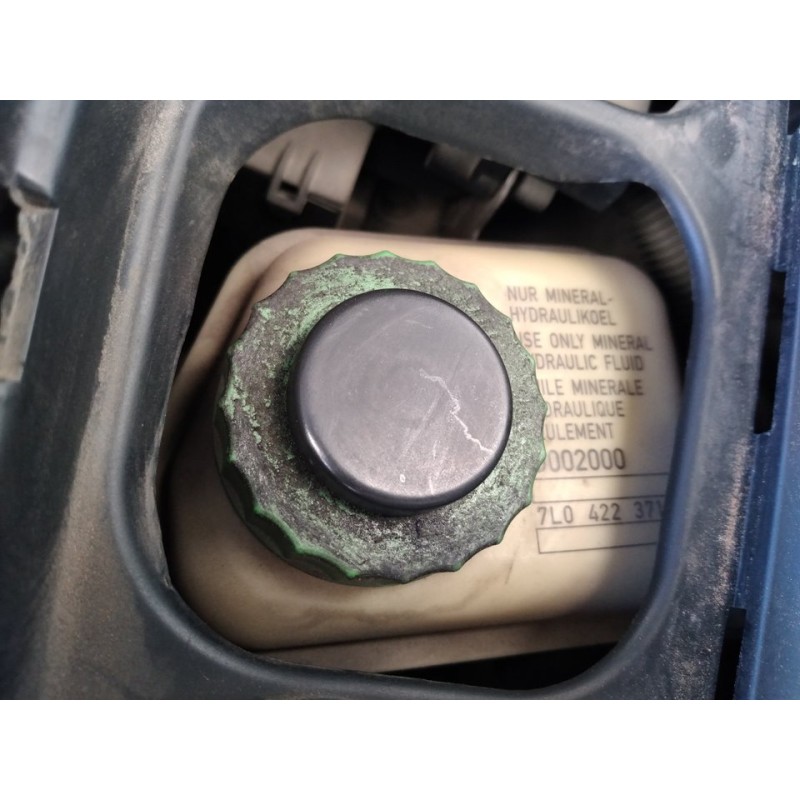 Recambio de deposito servo para porsche cayenne (typ 9pa) básico referencia OEM IAM 7L0422371C  