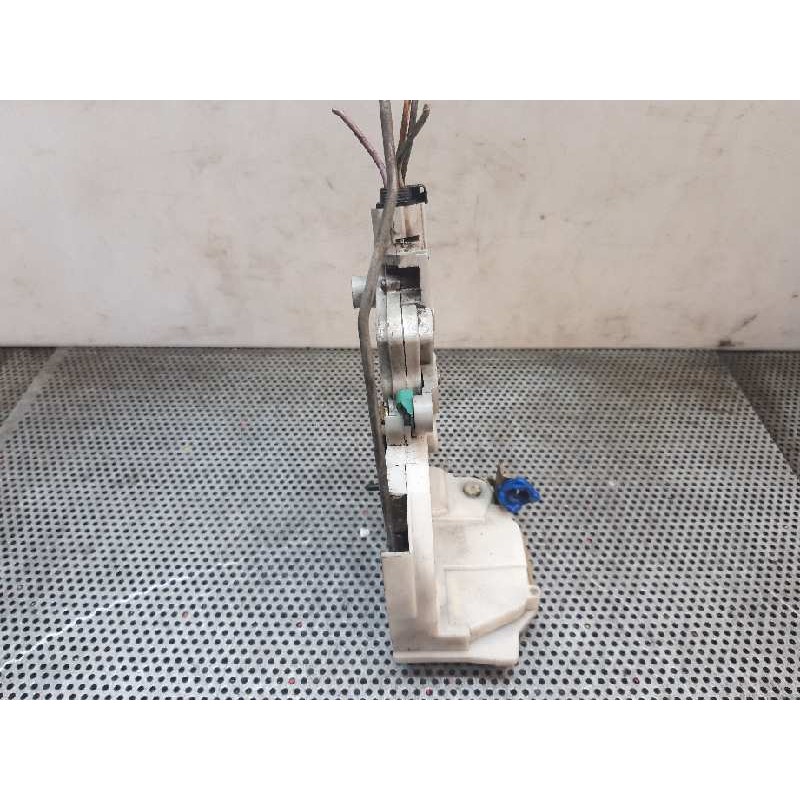 Recambio de cerradura puerta trasera derecha para nissan primera berlina (p11) referencia OEM IAM  123967 3